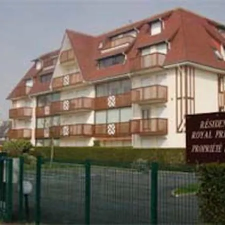 Apartment **charmant T2 A 200m De La Avec Balcon Et Parking Prive A Villers-sur-mer** - Fr-1-712-80 *