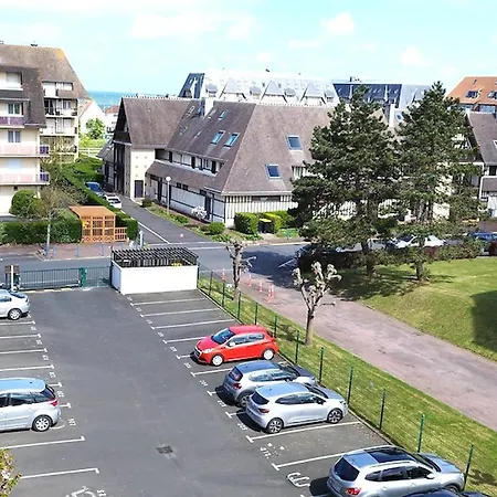 **charmant T2 A 200m De La Avec Balcon Et Parking Prive A Villers-sur-mer** - Fr-1-712-80
