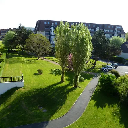 **charmant T2 A 200m De La Avec Balcon Et Parking Prive A Villers-sur-mer** - Fr-1-712-80 Apartment *