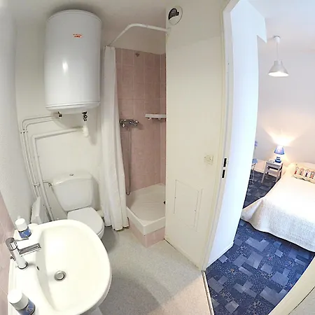 **charmant T2 A 200m De La Avec Balcon Et Parking Prive A Villers-sur-mer** - Fr-1-712-80 * Villers-sur-Mer