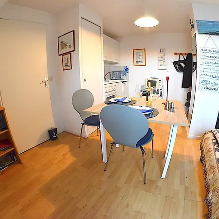 **charmant T2 A 200m De La Avec Balcon Et Parking Prive A Villers-sur-mer** - Fr-1-712-80 Villers-sur-Mer